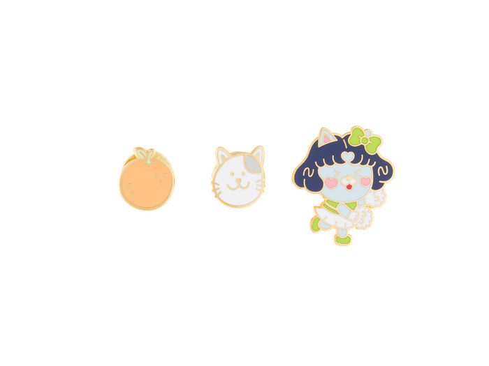18-9. JEONGYEON Pin Badge