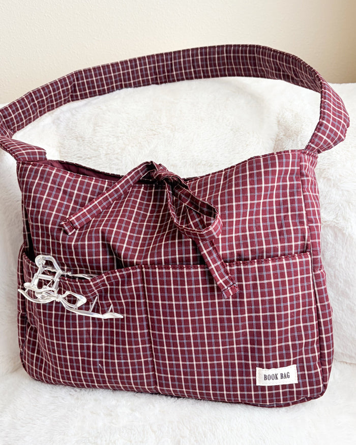Large Gingham Book Bag with Multiple Pockets - The Bean Workshop - book bag, book lover tote, book tote bag, Bookish Tote, canvas tote, college student, gift for book lovers, gingham, plaid fabric, quilted tote bag, reading tote bag, tote, tote bag