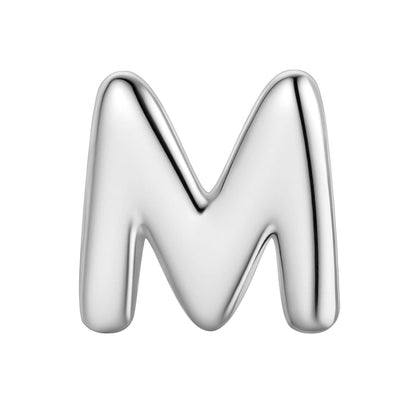 Piercing Buchstabe M