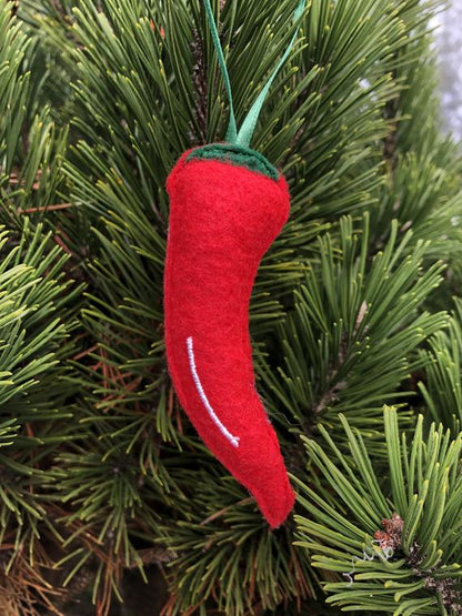 ITH Southwest Pepper Ornament embroidery design, Snugglepuppyapplique.com